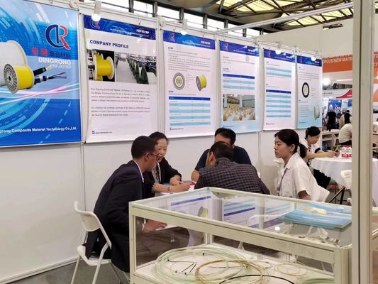 カスタマイズされたFRP強度メンバー クリア・ストッド 高耐候性